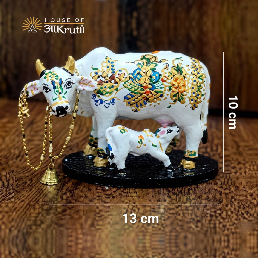 HOA કામધેનુ ગાય વાછરડાં સાથેની ધાતુની મૂર્તિ – ૧૩x૧૦ સે.મી.