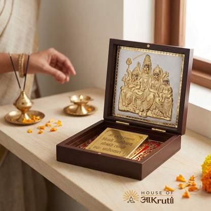 HOA શિવ પરિવાર સિલ્વર પ્લેટેડ ફોટો ફ્રેમ – 4x4 ઇંચ